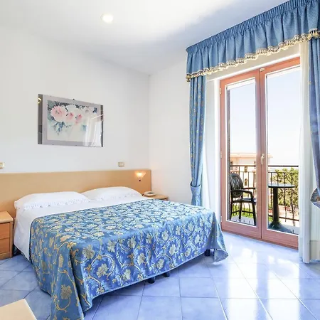 La Pergoletta SantʼAgata sui Due Golfi