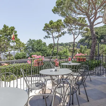 La Pergoletta SantʼAgata sui Due Golfi